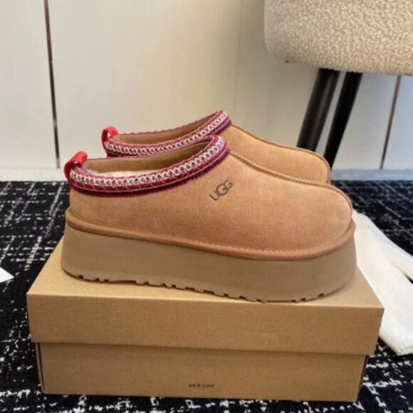 UGG classic super mini platform boots - Picture 2 of 9